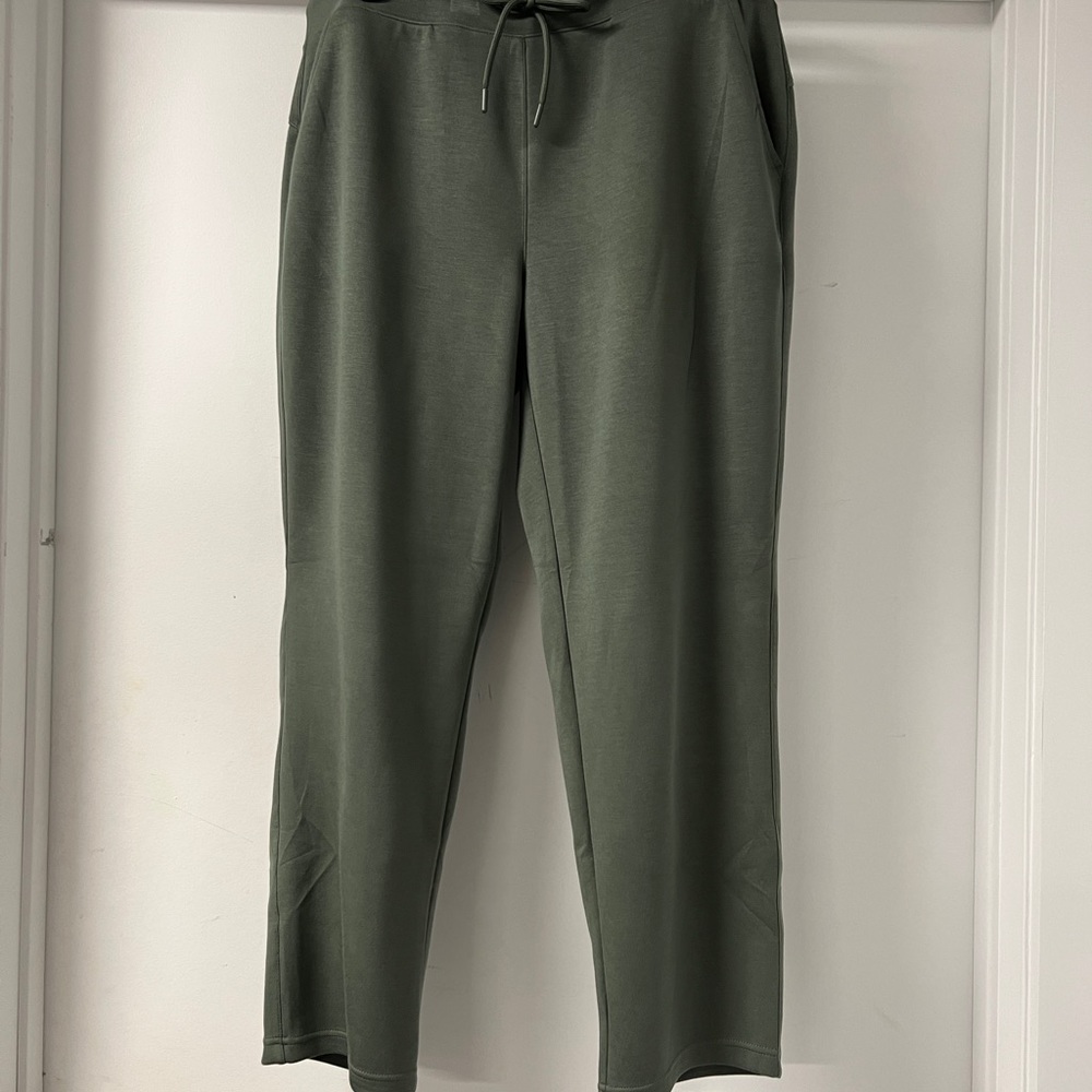 NWT-Members Mark women’s lounge pants.